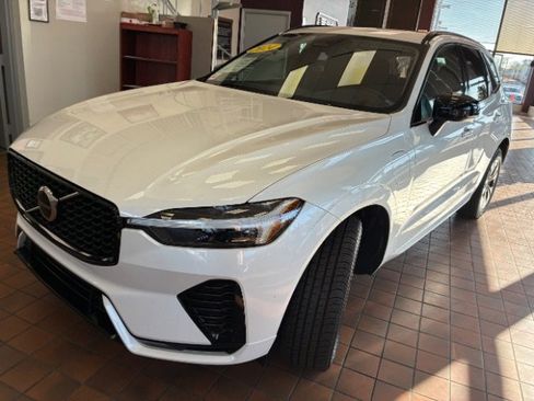Used 2024 Volvo XC60 T8 Core image 8