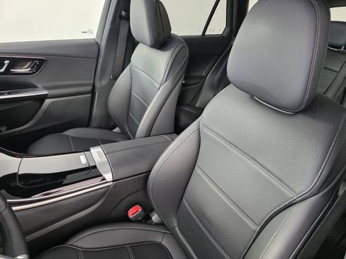 Certified 2025 Mercedes-Benz GLC 300 image 11