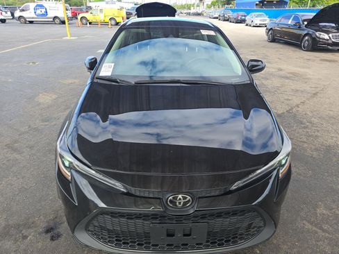 Used 2021 Toyota Corolla LE image 2