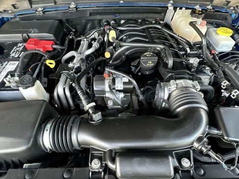 Used 2022 Jeep Wrangler Sport AWD/4WD image 12