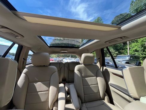Used 2011 Mercedes-Benz R 350 4MATIC image 40