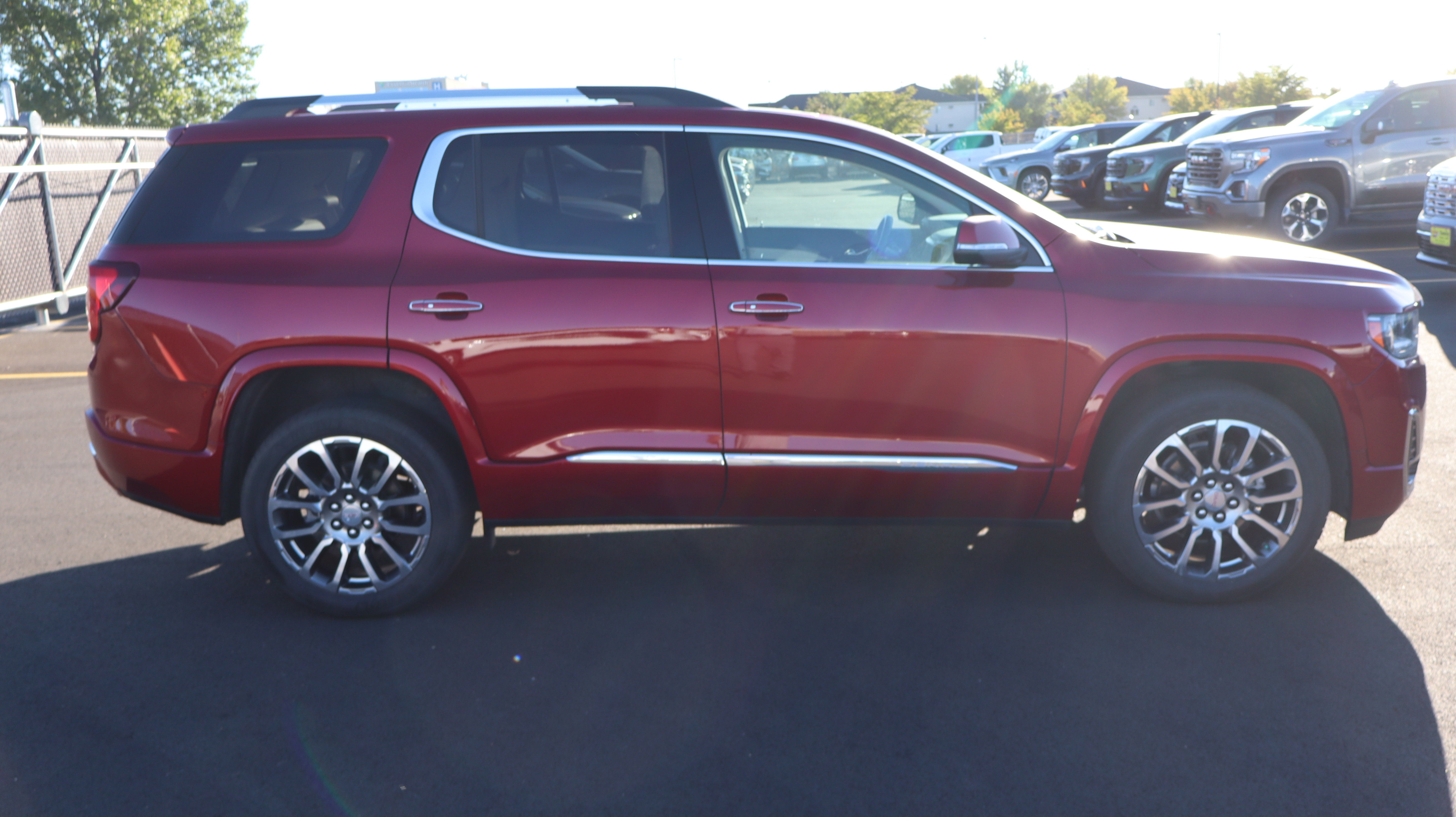 Certified 2023 GMC Acadia Denali w/ Denali Ultimate Package AWD/4WD image 8