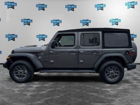 Used 2024 Jeep Wrangler Unlimited Sport AWD/4WD image 3