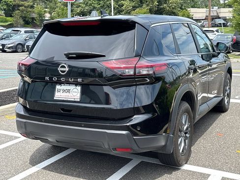 Certified 2024 Nissan Rogue S FWD image 4