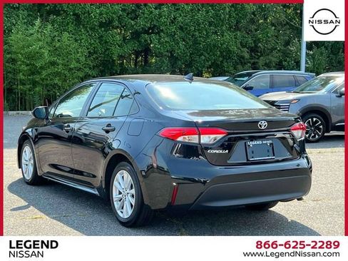 Used 2024 Toyota Corolla LE w/ LE Convenience Package FWD image 6