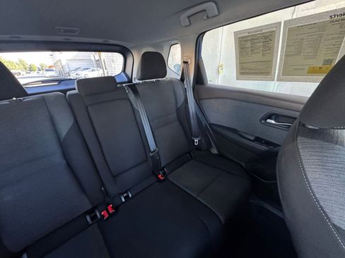 Used 2023 Nissan Rogue SV image 38