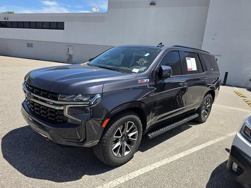 Used 2022 Chevrolet Tahoe Z71 w/ Z71 Off-Road Package AWD/4WD image 14
