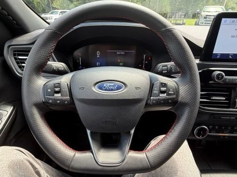 Used 2025 Ford Escape ST-Line FWD image 33