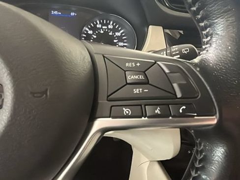 Used 2020 Nissan Rogue Sport SV w/ All-Weather Package AWD/4WD image 18