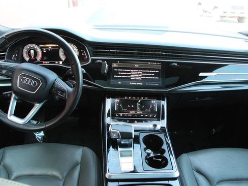 Used 2021 Audi Q8 Prestige w/ Prestige Package image 15