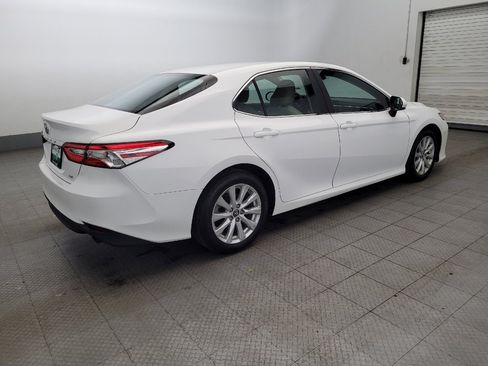 Used 2018 Toyota Camry LE image 10