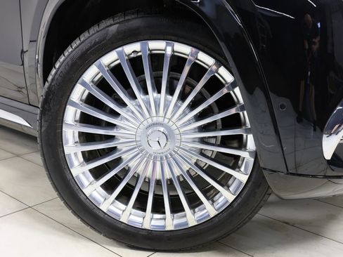 Used 2023 Mercedes-Benz Maybach GLS 600 4MATIC image 14