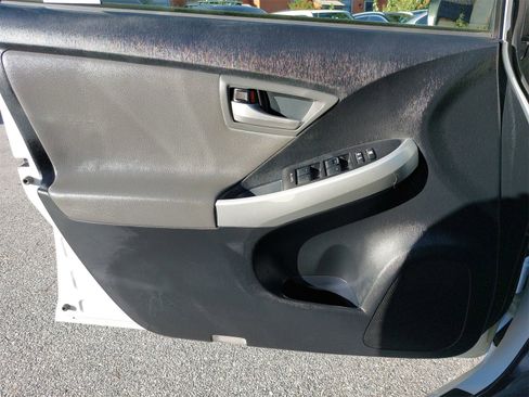 Used 2015 Toyota Prius Prime Advanced image 26