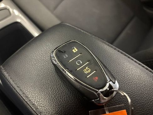 Used 2017 Chevrolet Cruze LT w/ Convenience Package FWD image 33