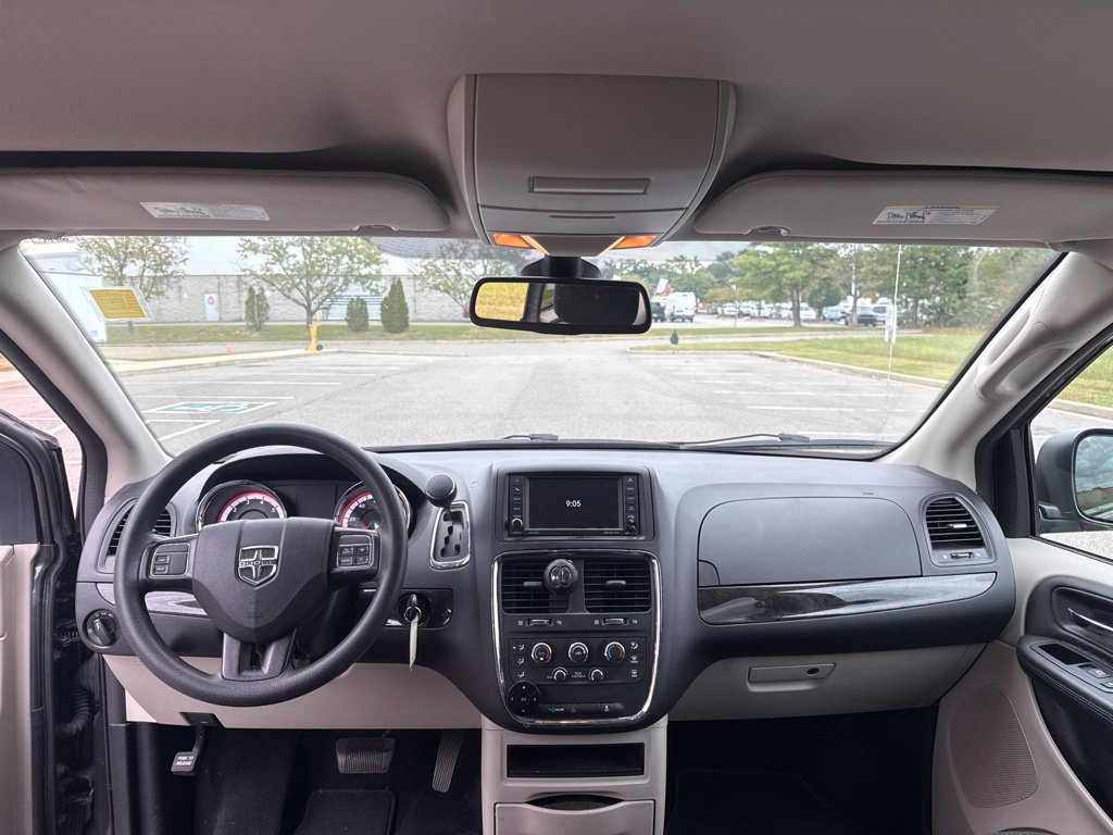 Used 2020 Dodge Grand Caravan SE FWD image 15