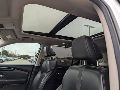 Used 2025 Honda Pilot Touring image 27