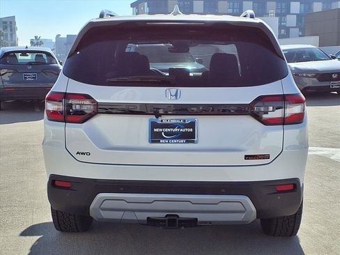 New 2025 Honda Pilot TrailSport image 5