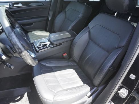 Used 2019 Mercedes-Benz GLE 400 4MATIC image 20