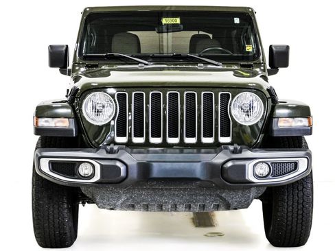 Used 2022 Jeep Wrangler Unlimited Sahara w/ Cold Weather Group AWD/4WD image 2