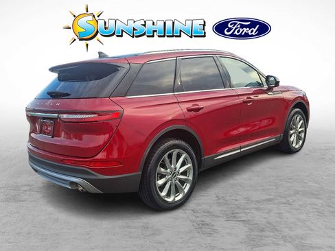 Used 2022 Lincoln Corsair AWD w/ Premium Package image 6