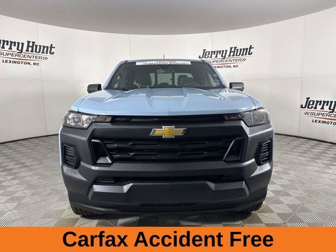 Used 2025 Chevrolet Colorado W/T w/ Advanced Trailering Package image 3