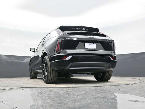 New 2025 Cadillac Optiq Sport 2 w/ LPO, ONYX Package image 29