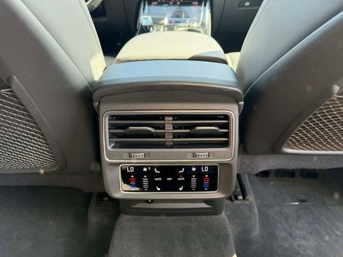 Used 2023 Audi Q8 Prestige image 33