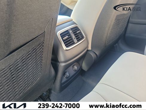 Used 2019 Kia Sorento FWD image 17