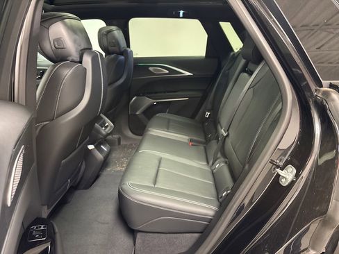 New 2025 Cadillac Lyriq Luxury image 36