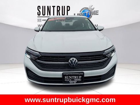 Used 2024 Volkswagen Jetta S image 9