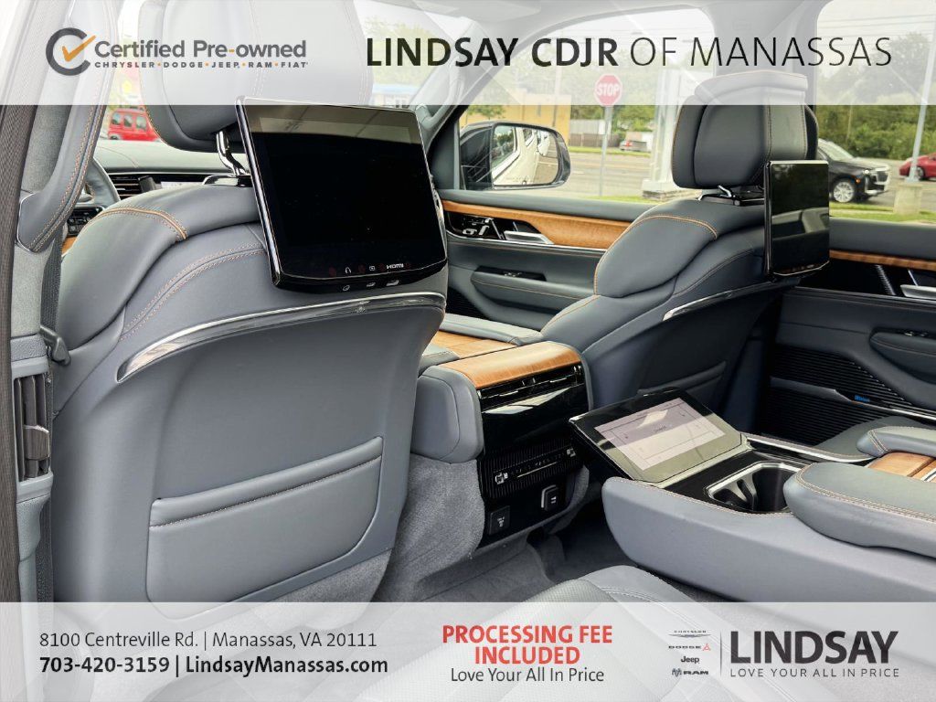 Used 2024 Jeep Grand Wagoneer Series III w/ Rear Seat Video Group 1 AWD/4WD image 23