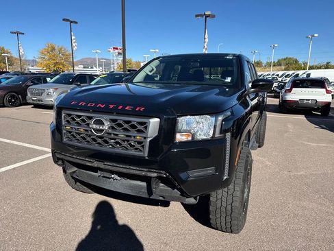 Used 2022 Nissan Frontier SV image 5