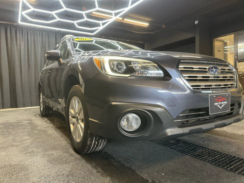 Used 2017 Subaru Outback 2.5i Premium image 12