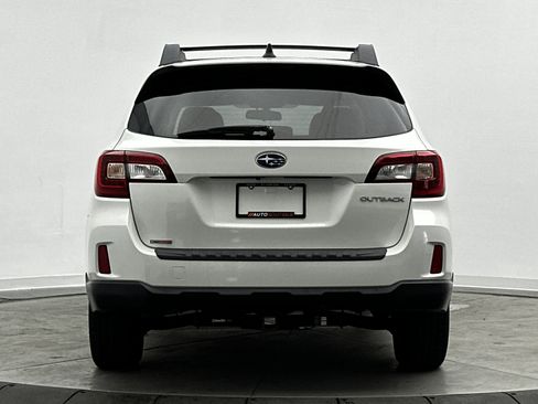 Used 2017 Subaru Outback 2.5i Premium image 6