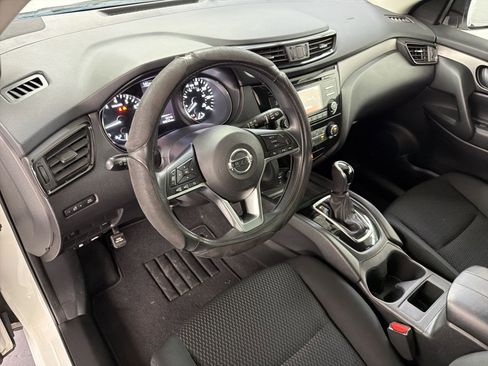 Used 2017 Nissan Rogue Sport S w/ S Appearance Package FWD image 4