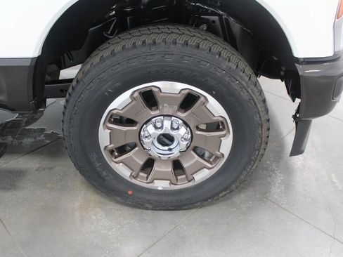 New 2025 Ford F350 King Ranch w/ FX4 Off-Road Package image 59