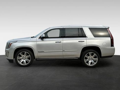 Used 2019 Cadillac Escalade Platinum AWD/4WD image 4