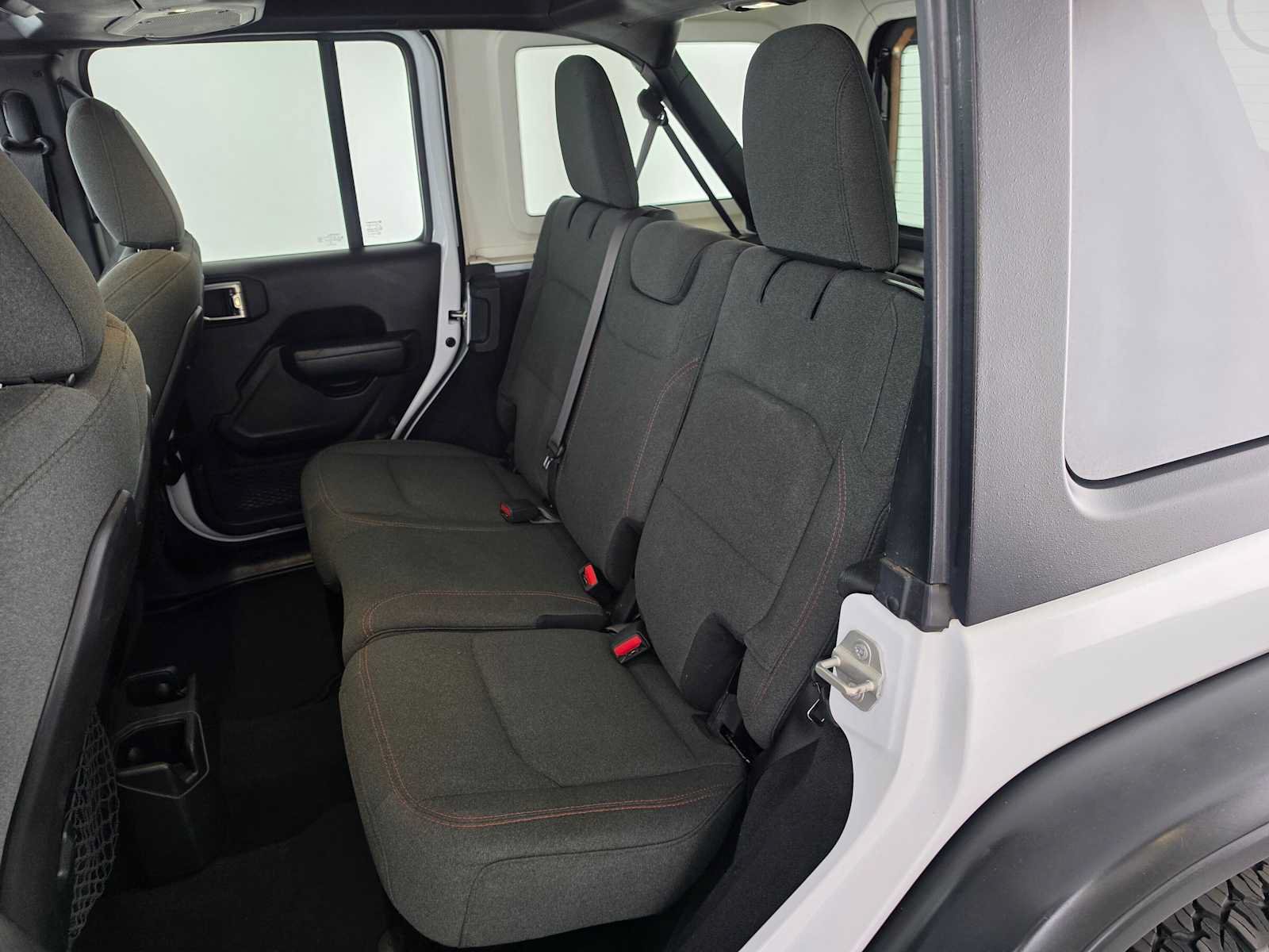 Used 2024 Jeep Wrangler Unlimited Rubicon AWD/4WD image 17