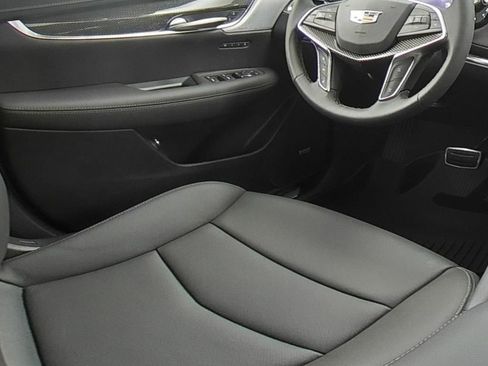 New 2025 Cadillac XT5 Sportv w/ Technology Package image 12