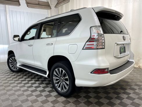 Used 2020 Lexus GX 460 Luxury w/ Accessory Package AWD/4WD image 40