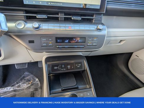 Used 2024 Hyundai Kona Limited image 30