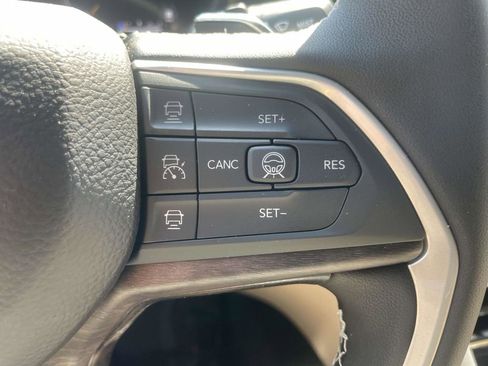 New 2026 Jeep Grand Cherokee L Limited w/ Limited Altitude Package AWD/4WD image 32