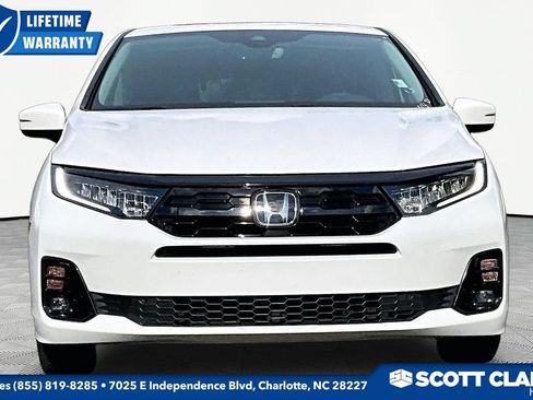 Used 2025 Honda Odyssey Elite image 2