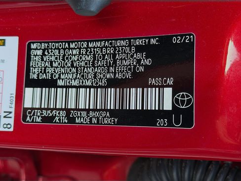 Used 2021 Toyota C-HR XLE FWD image 40