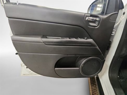 Used 2017 Jeep Compass Sport w/ Power Value Group image 14