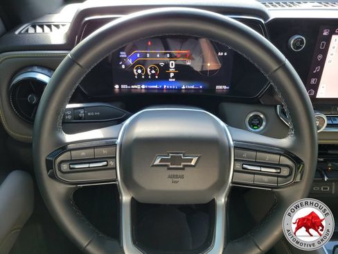 Used 2024 Chevrolet Colorado ZR2 w/ Technology Package AWD/4WD image 33