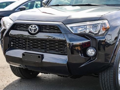 Used 2018 Toyota 4Runner SR5 Premium image 19