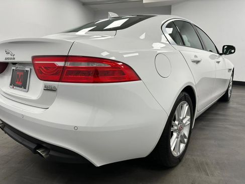 Used 2018 Jaguar XE Premium image 20