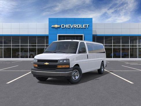 New 2025 Chevrolet Express 3500 LS image 32