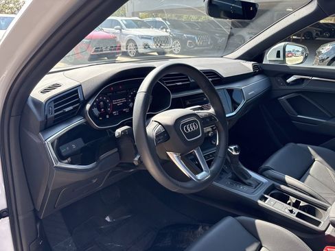 Certified 2025 Audi Q3 2.0T Premium w/ Convenience Package image 12
